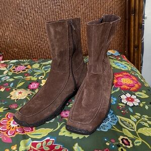 Lassen Size 10 European 42  Women’s leather boots